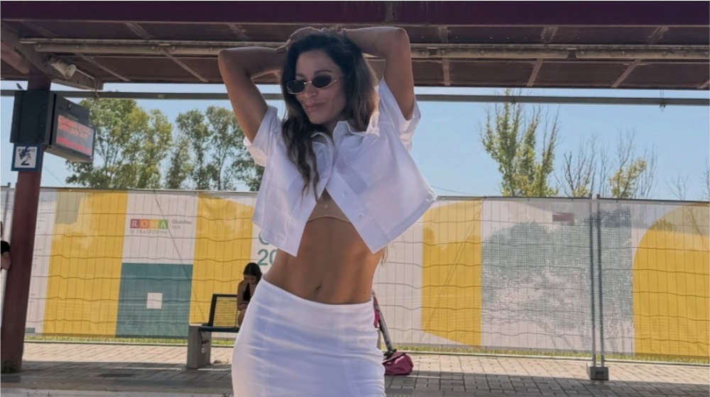 Κατερίνα Παπουτσάκη: «Τελευταία με φλερτάρουν πολύ oι γυναίκες, νιώθω λίγο άβολα, αλλά είναι γοητευτικό» [βίντεο]